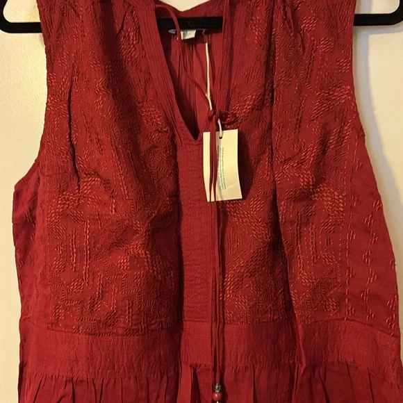 Red dress - Picture 3 of 3